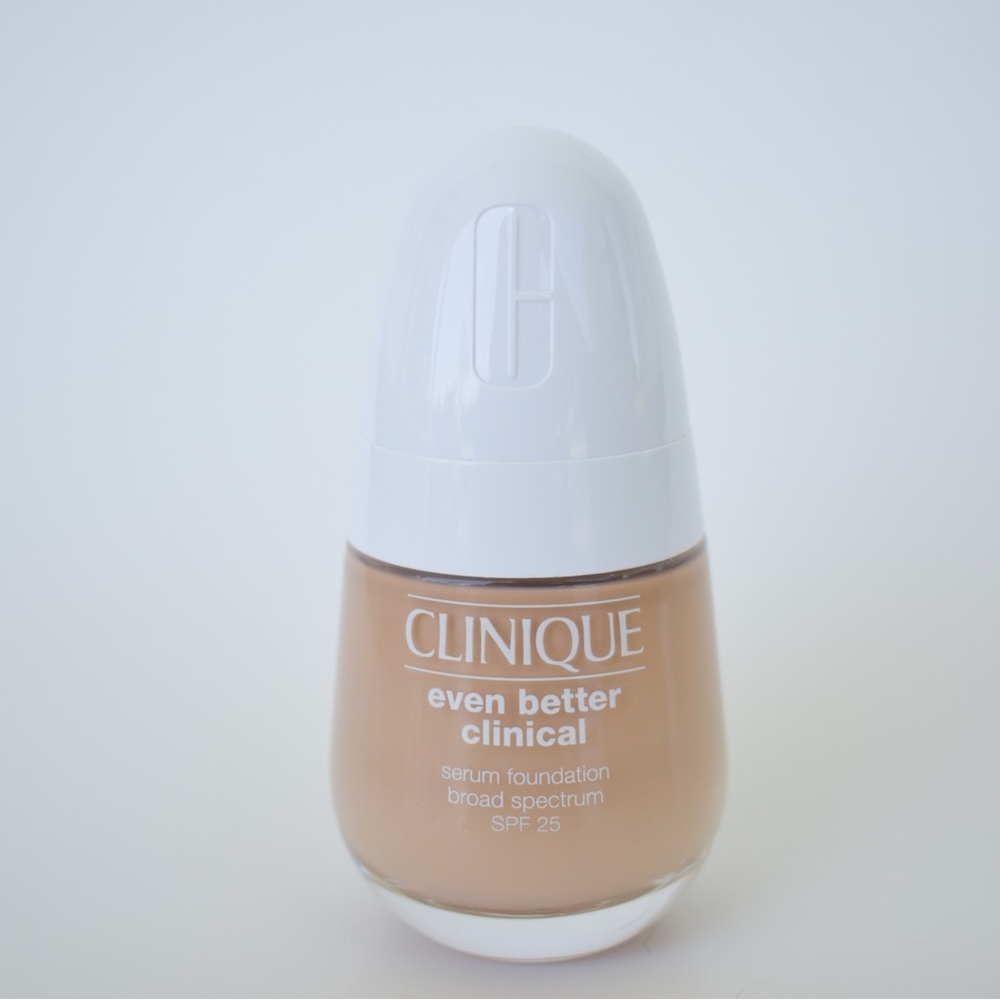Clinique Even Better Clinical Serum Foundation- SPF 25